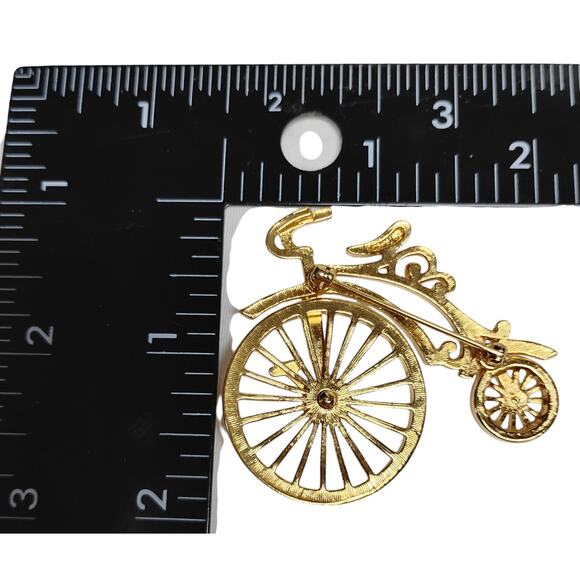 Vintage Bicycle Brooch Gold Tone Spinning Wheel Vintage 🚲 - Picture 3 of 11